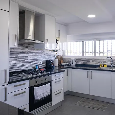 Aeroporto Apartment *
